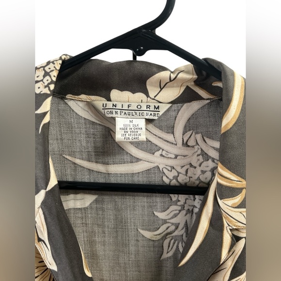 John Paul Richard silk floral short sleeve button up shirt - Picture 2 of 3